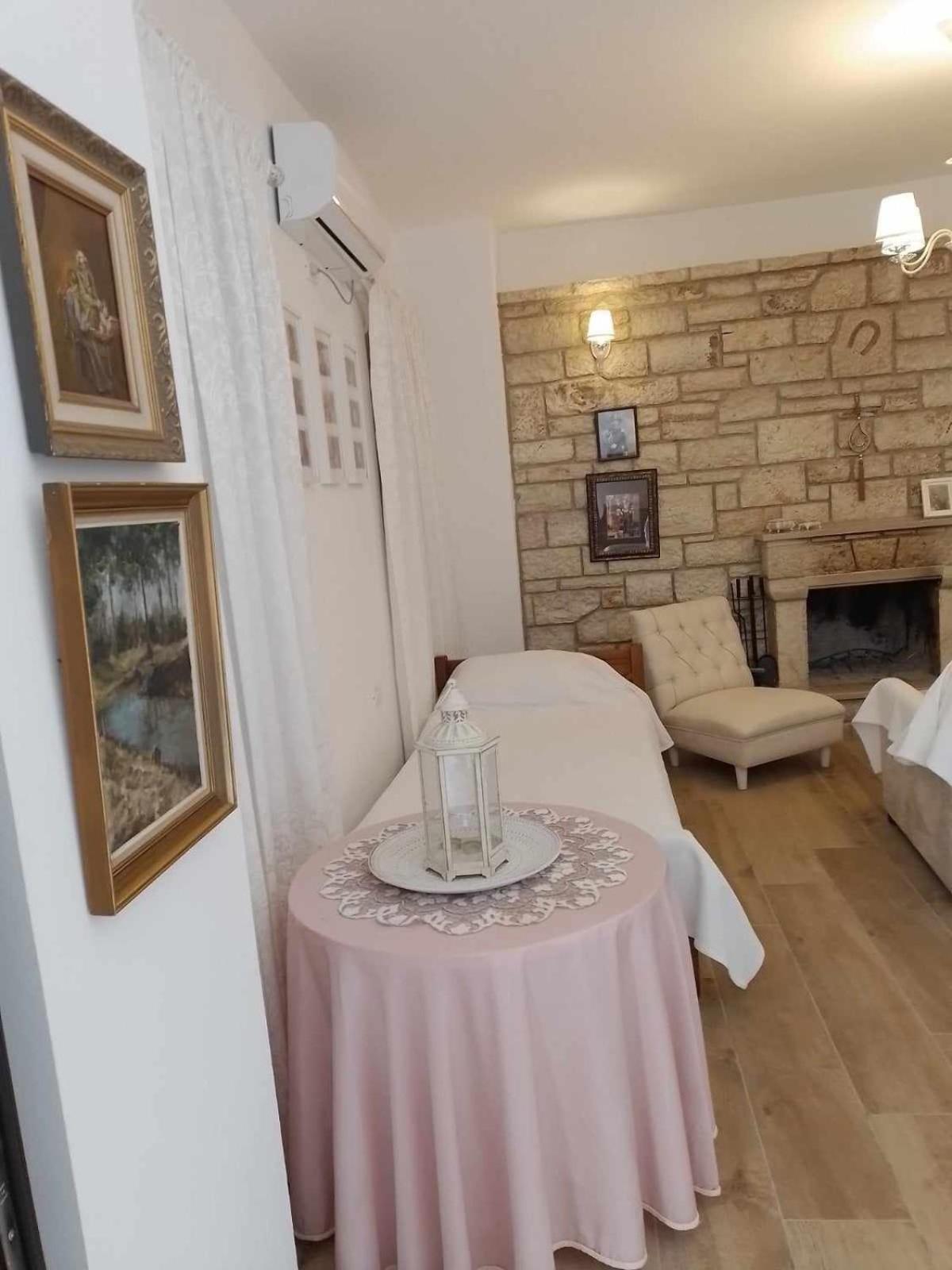 Hotel Vogklis House à Qeparo Extérieur photo